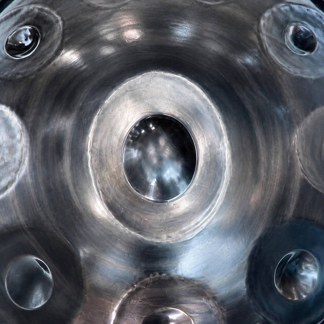 Handpan Black Knight Kurd oder Keltisch D-Moll 10 Noten – handgestimmt