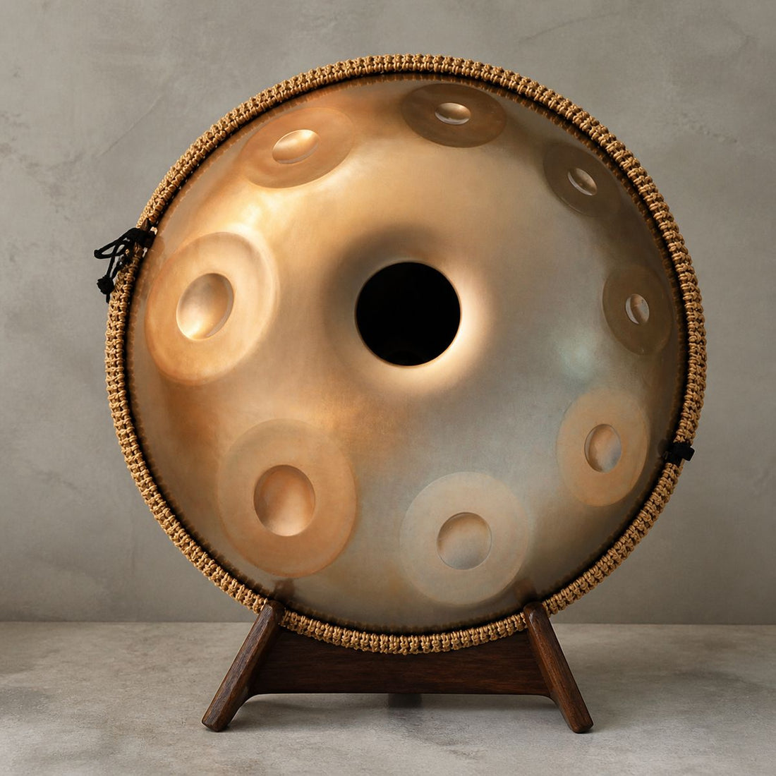 Handpan Kurd D-Moll 17 Noten doppelseitig – mit Gong-Skala