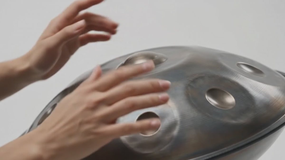 Handgestimmter Stahl für Bühne und Klangreise.