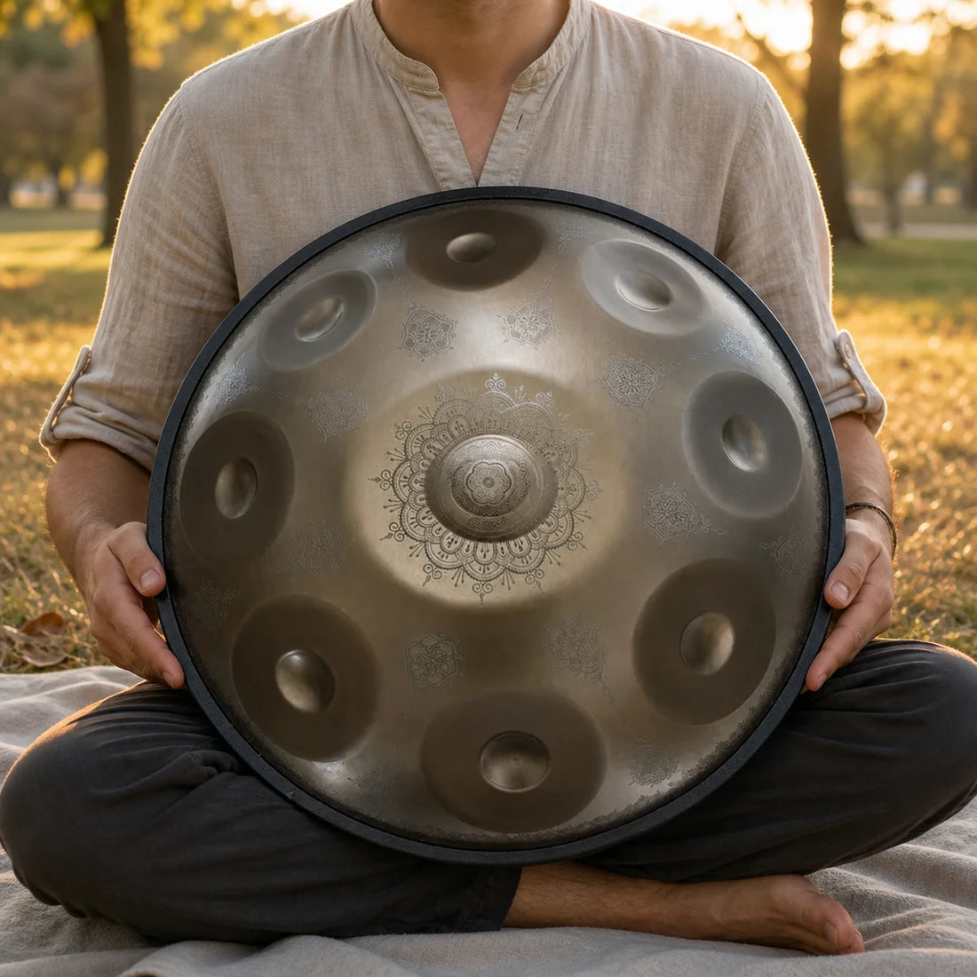 Handpan Keltisch D-Moll 9–12 Noten – nitrierter Stahl, handgraviert